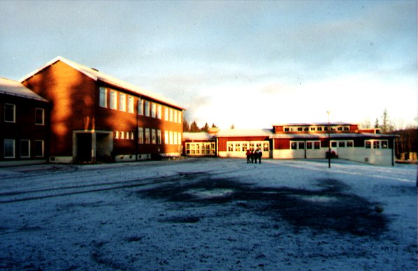skolan.jpg (47776 bytes)